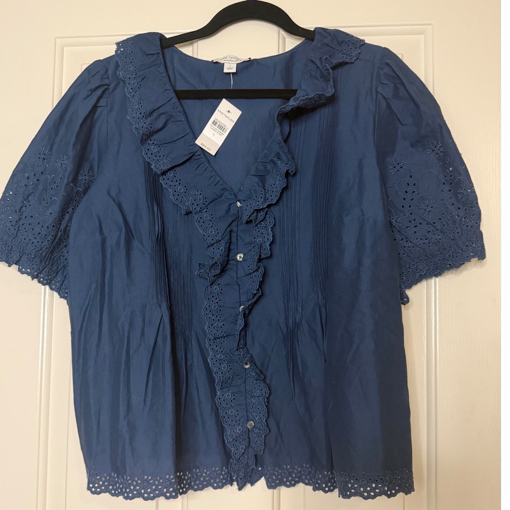 Ann Taylor Weekend Blue Eyelet Ruffle Button Front Blouse Top Large NWT